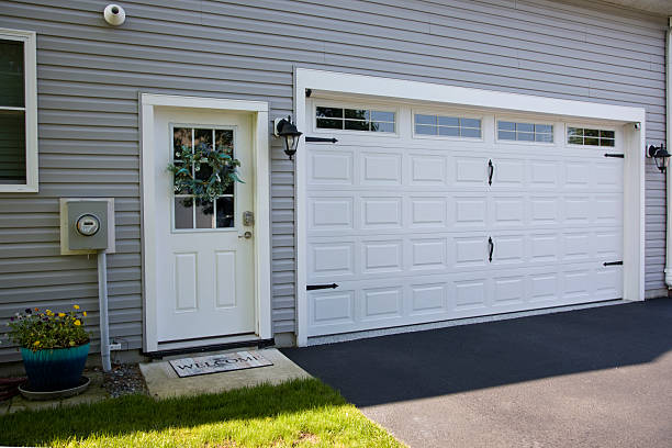 24/7 Emergency Garage Door Panel Replacement experts in Monroe County County, WV